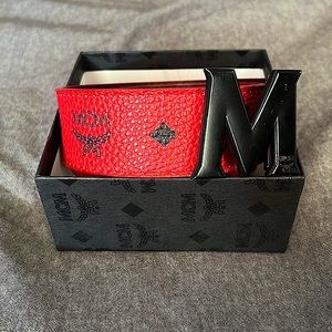 Red and Black MCM belt with dust bag ⚫️🔴